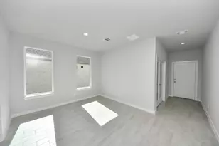 12030 Maple Oak Dr, Houston, TX 77066 - Photo 9