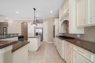 14911 Hyde Park Pl, Houston, TX 77069 - Photo 11