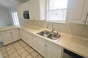 210 Brigadoon Ln, Friendswood, TX 77546 - Photo 7