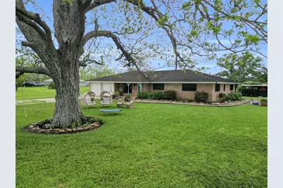 112 County Road 152, Bay City, TX 77414 - Photo 1