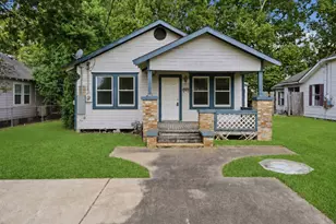 202 S Magnolia St, Highlands, TX 77562 - Photo 1