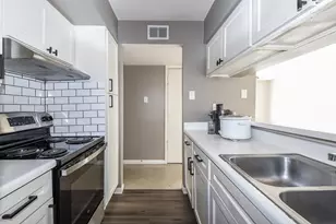 8529 Hearth Dr, Houston, TX 77054 - Photo 5