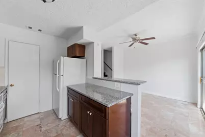 7700 Creekbend Drive #70, Houston, TX 77071 - Photo 11