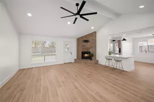 303 Knoll Forest Dr, League City, TX 77573 - Photo 5