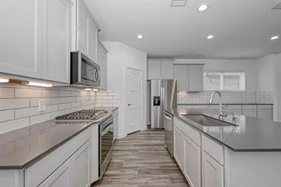 14315 Yellow Hawthorn Court, Conroe, TX 77384 - Photo 13