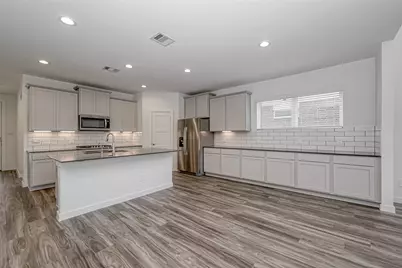 14315 Yellow Hawthorn Court, Conroe, TX 77384 - Photo 11