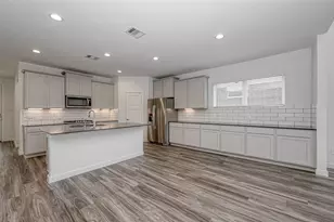 14315 Yellow Hawthorn Ct, Conroe, TX 77384 - Photo 11