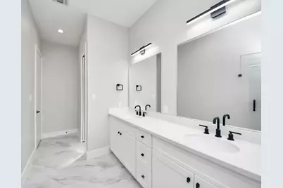 322 E 35 Th Street, Houston, TX 77018 - Photo 17