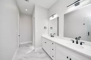 322 E 35 Th St, Houston, TX 77018 - Photo 17