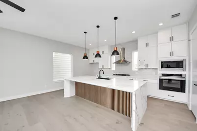 322 E 35 Th Street, Houston, TX 77018 - Photo 11