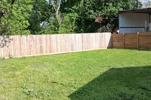 735 Hoffman St, Houston, TX 77020 - Photo 3