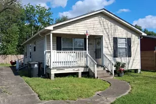 735 Hoffman St, Houston, TX 77020 - Photo 1