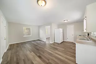 404 N 7th St, Baytown, TX 77520 - Photo 3