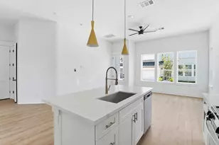 8914 Sunshine Laverne Ln, Houston, TX 77080 - Photo 15
