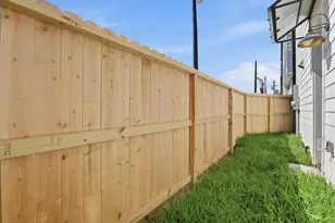 8914 Sunshine Laverne Ln, Houston, TX 77080 - Photo 29