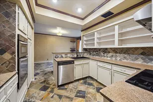 222 Litchfield Ln, Houston, TX 77024 - Photo 13