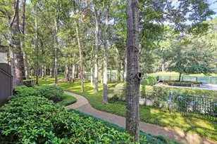 222 Litchfield Ln, Houston, TX 77024 - Photo 37