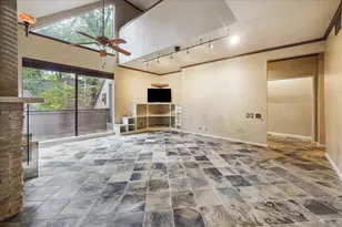 222 Litchfield Ln, Houston, TX 77024 - Photo 15