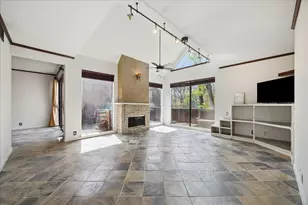 222 Litchfield Ln, Houston, TX 77024 - Photo 13