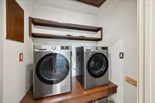 222 Litchfield Ln, Houston, TX 77024 - Photo 21