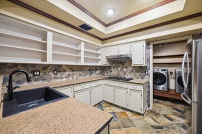 222 Litchfield Lane, Houston, TX 77024 - Photo 11