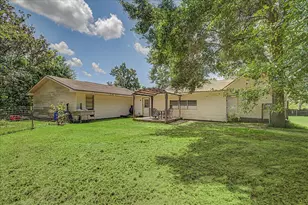 1215 Orange St, Vidor, TX 77662 - Photo 35