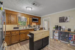 1215 Orange St, Vidor, TX 77662 - Photo 13