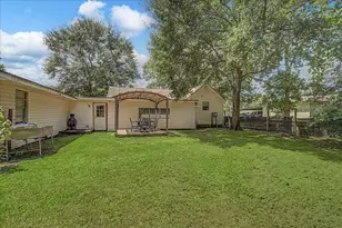 1215 Orange St, Vidor, TX 77662 - Photo 35