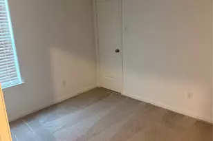 12711 Mystic Water Ln, Houston, TX 77044 - Photo 9