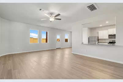 8205 Sunberry Shadow Drive, Houston, TX 77016 - Photo 3