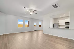 8205 Sunberry Shadow Dr, Houston, TX 77016 - Photo 3