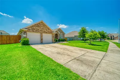 9515 Taylor Lane, Mont Belvieu, TX 77523 - Photo 5