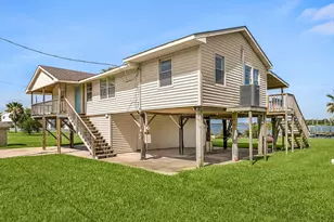 8805 Harbour Dr, Dickinson, TX 77539 - Photo 25