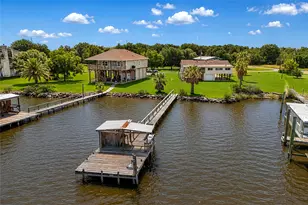 8805 Harbour Dr, Dickinson, TX 77539 - Photo 1