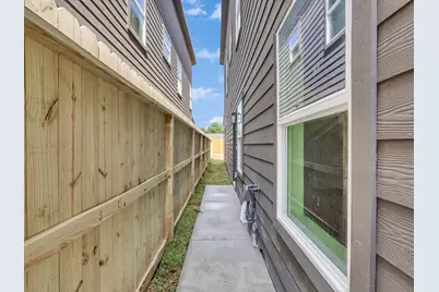 8407 Mahalia Unit A/B Drive, Houston, TX 77088 - Photo 25