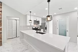 11123 Rippling Meadows Dr, Houston, TX 77064 - Photo 9