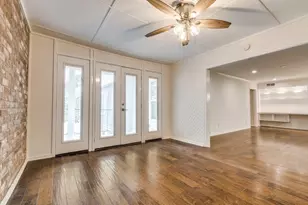 357 N Post Oak Ln, Houston, TX 77024 - Photo 21