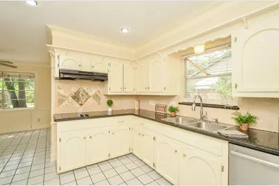 6611 Cypress Point Drive, Houston, TX 77069 - Photo 13