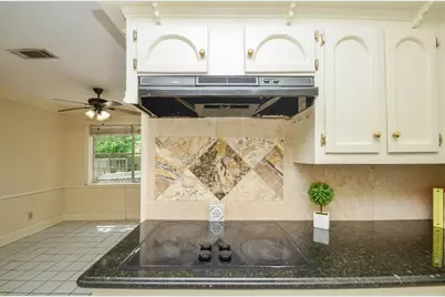 6611 Cypress Point Drive, Houston, TX 77069 - Photo 9