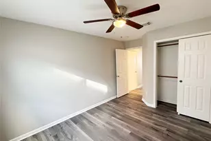 13210 Barton Meadow Ln, Rosharon, TX 77583 - Photo 17