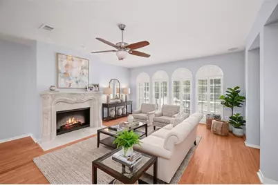 4431 Castle Court, Houston, TX 77006 - Photo 3