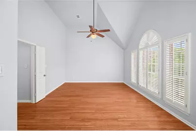 4431 Castle Court, Houston, TX 77006 - Photo 13