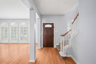 4431 Castle Ct, Houston, TX 77006 - Photo 5