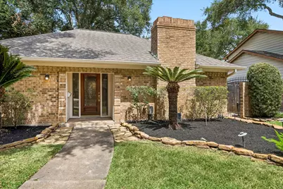 114 Camellia Street, Sugar Land, TX 77478 - Photo 3