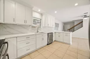 114 Camellia St, Sugar Land, TX 77478 - Photo 7