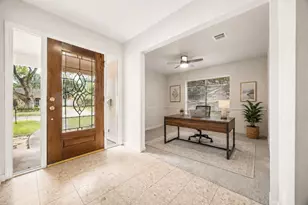 114 Camellia St, Sugar Land, TX 77478 - Photo 3