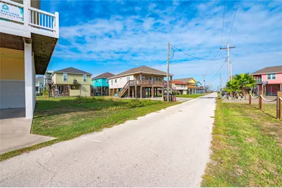 955 Fisherman Drive S, Crystal Beach, TX 77650 - Photo 17