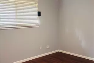 8343 Sterlingshire St, Houston, TX 77078 - Photo 9