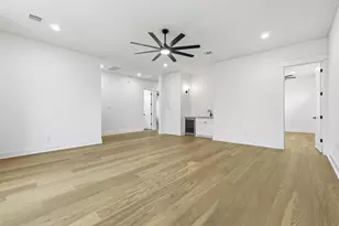 204 Milwaukee St, Houston, TX 77009 - Photo 25