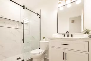 1102 Ashdale Dr, Sugar Land, TX 77498 - Photo 17